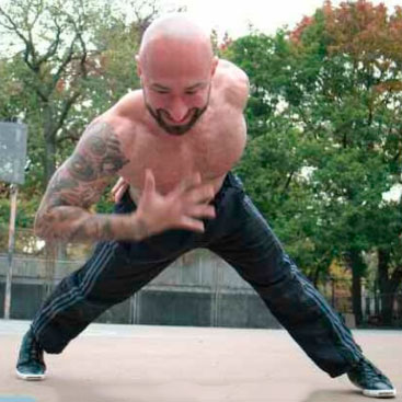 Плиометрические отжимания на одной руке