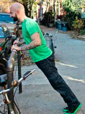 Наклонные отжимания