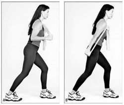 Рис. 10. Разгибание pук назад со жгутом. Удерживая локоть в одном положении, выпрямляйте руку позади себя, чтобы жгут при этом натягивался