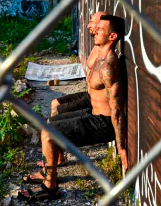 Присед у стены