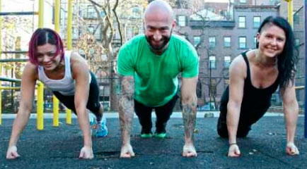 Отжимания на кулаках