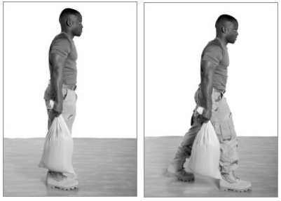 Переноска мешков с песком