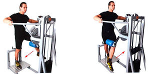 Раскачивание ноги к себе на тренажере