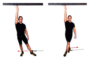 Раскачивание ноги к себе на тросовом тренажере